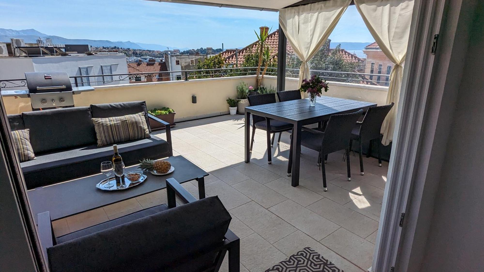 Prime Location Penthouse Apt With A Large Terrace スプリト エクステリア 写真